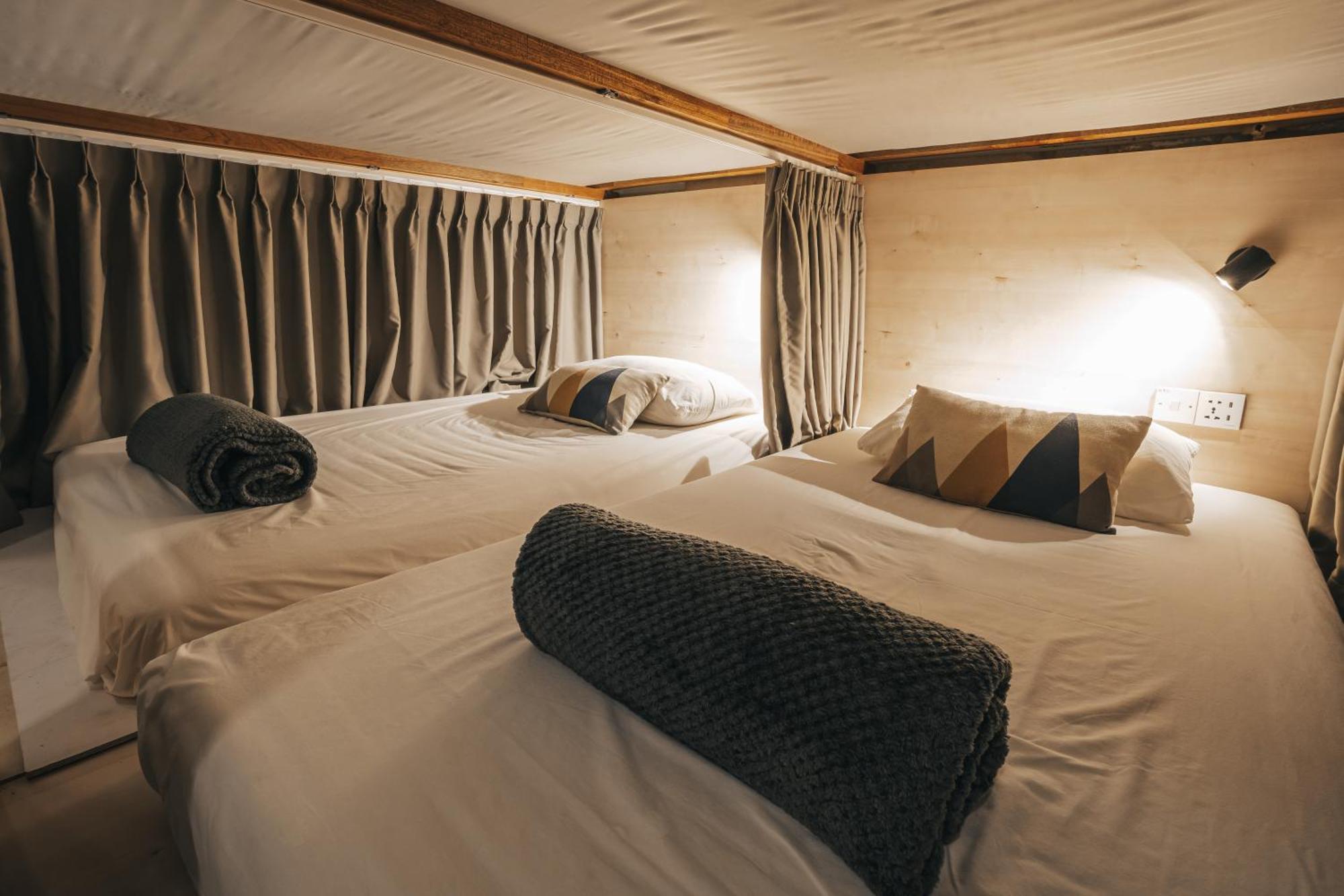 De Cafe & Capsule hotel Ipoh