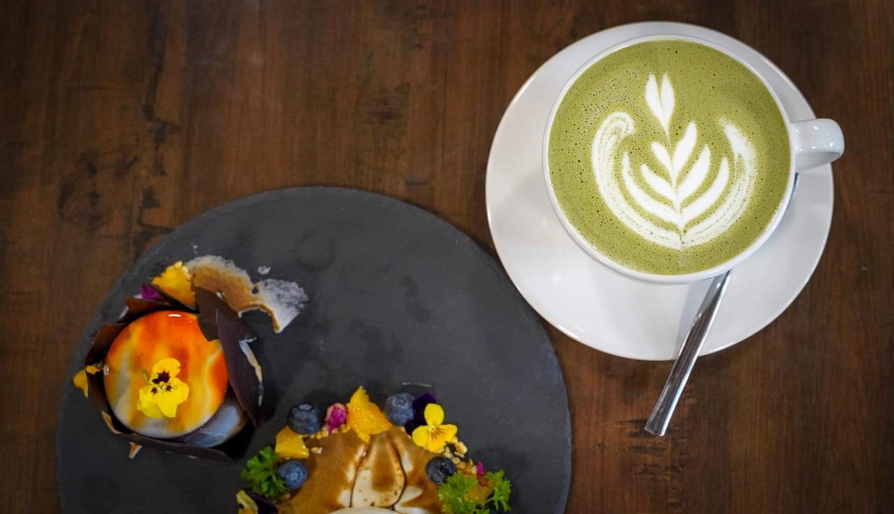 De Cafe & * Ipoh